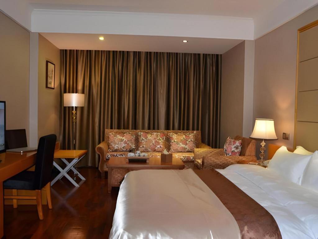 San Jiang Grand Hotel Вьентьян Экстерьер фото